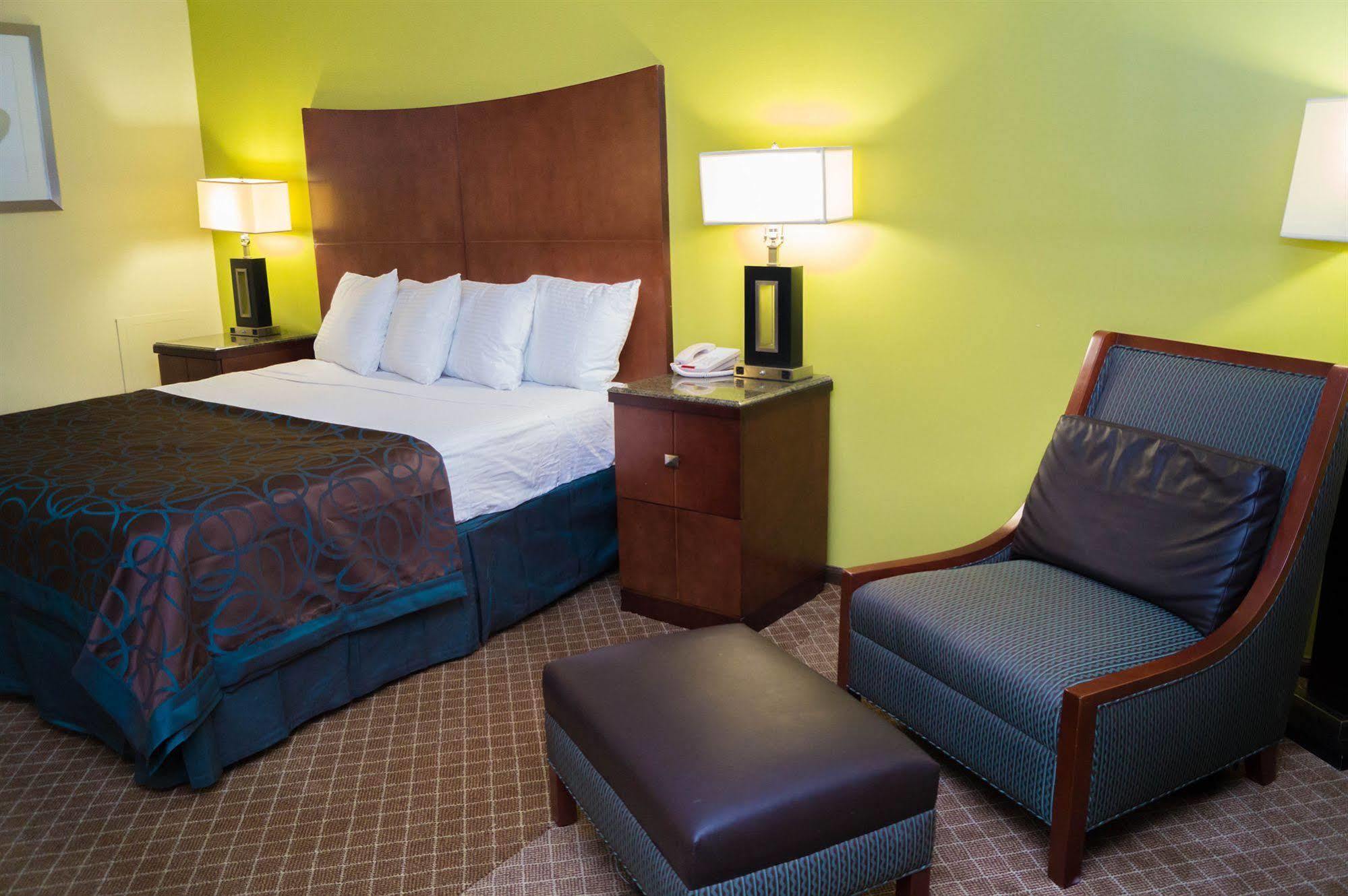 Sullivan Trail Inn & Suites Pocono Lake Esterno foto