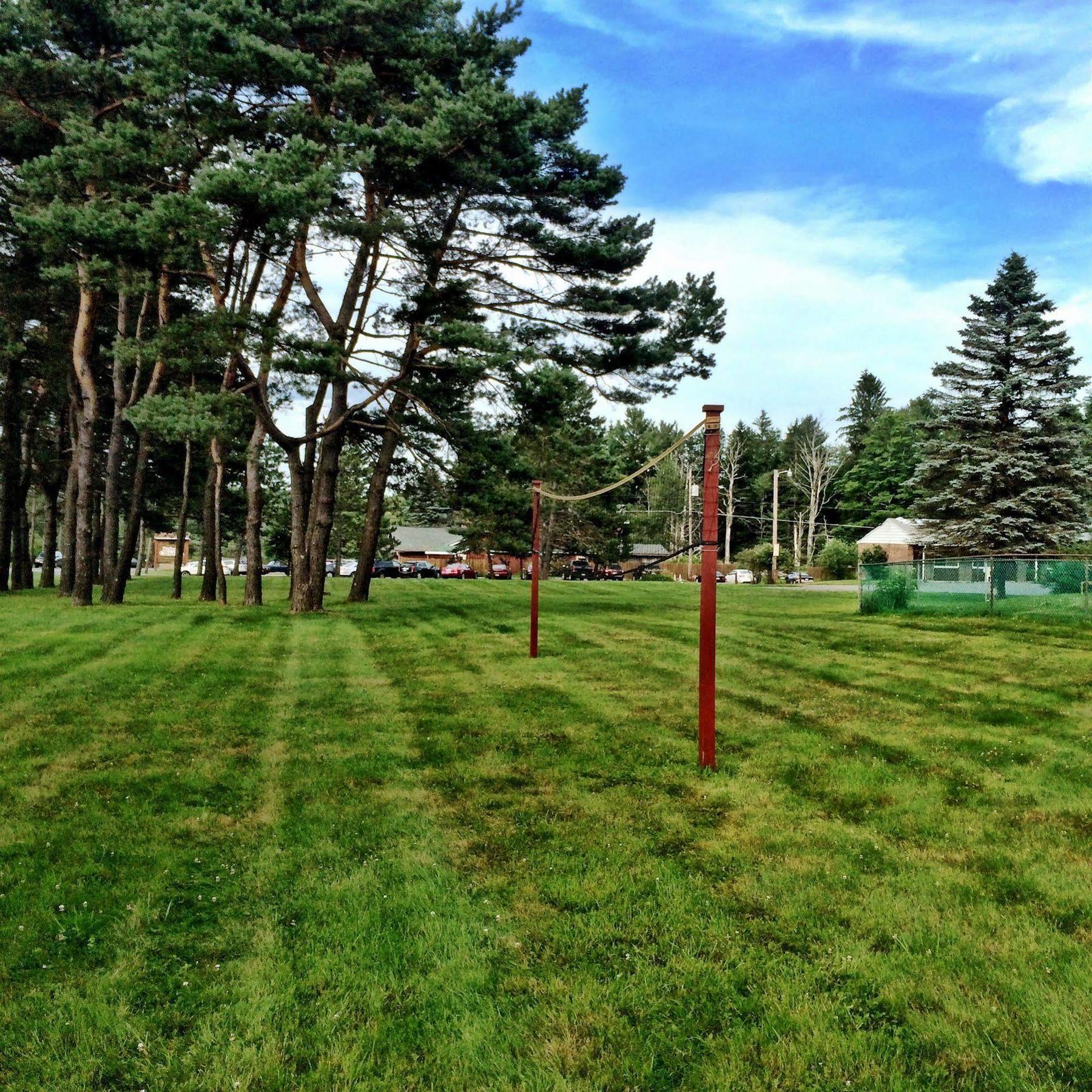 Sullivan Trail Inn & Suites Pocono Lake Esterno foto