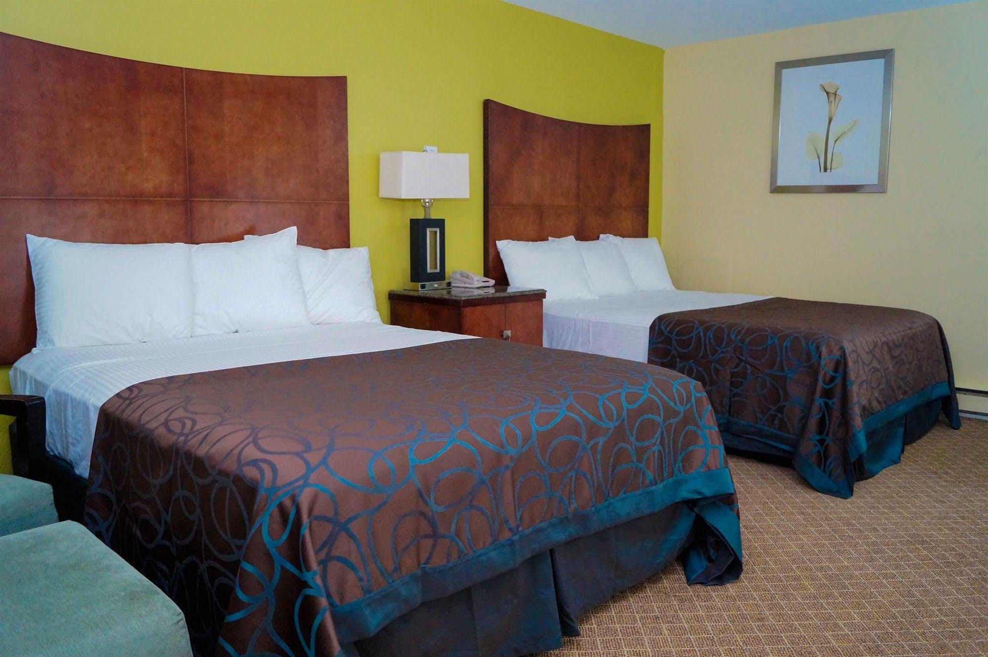 Sullivan Trail Inn & Suites Pocono Lake Esterno foto